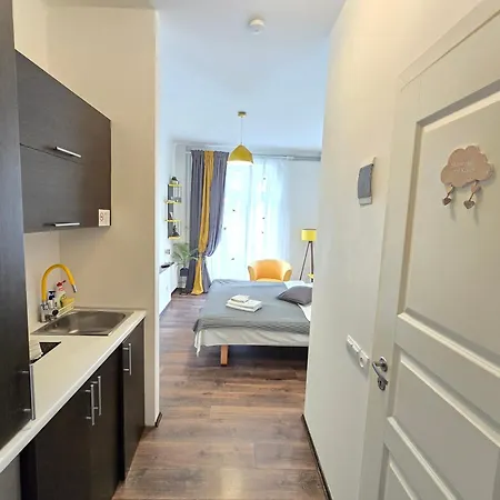 S2 Sunshine Balcony *