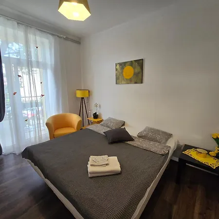 S2 Sunshine Balcony *