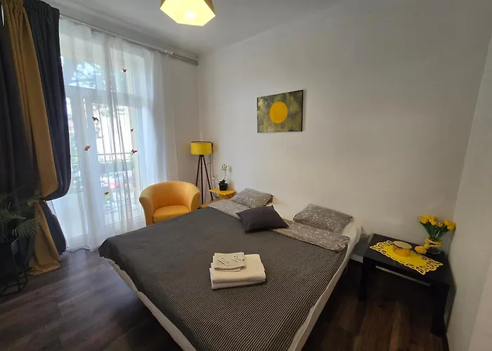 S2 Sunshine Balcony *